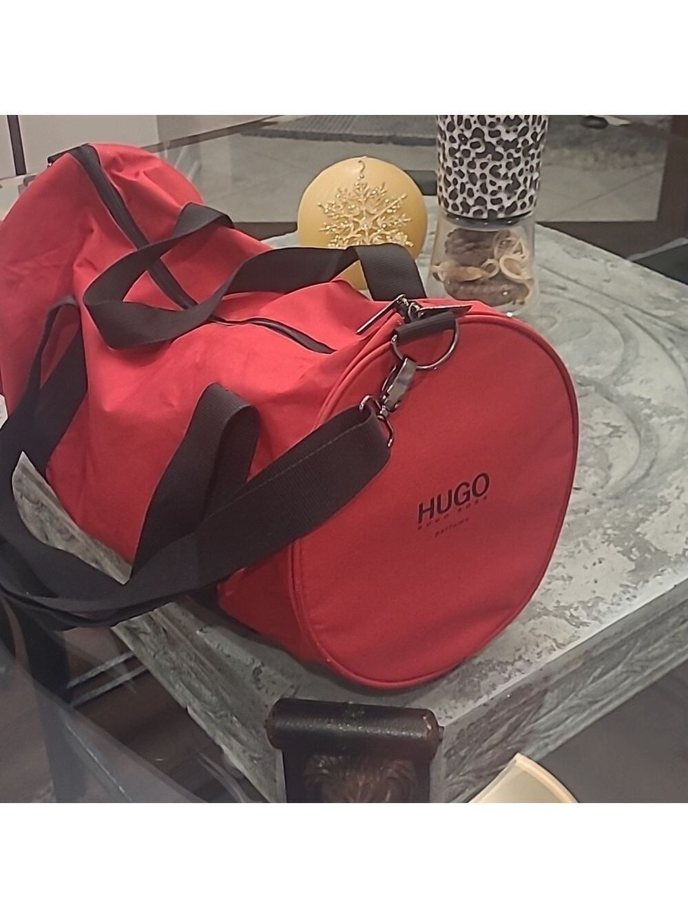 Hugo Boss Parfums Red Duffle Bag Travel Gym Handbag Black handles like new - Picture 4 of 10